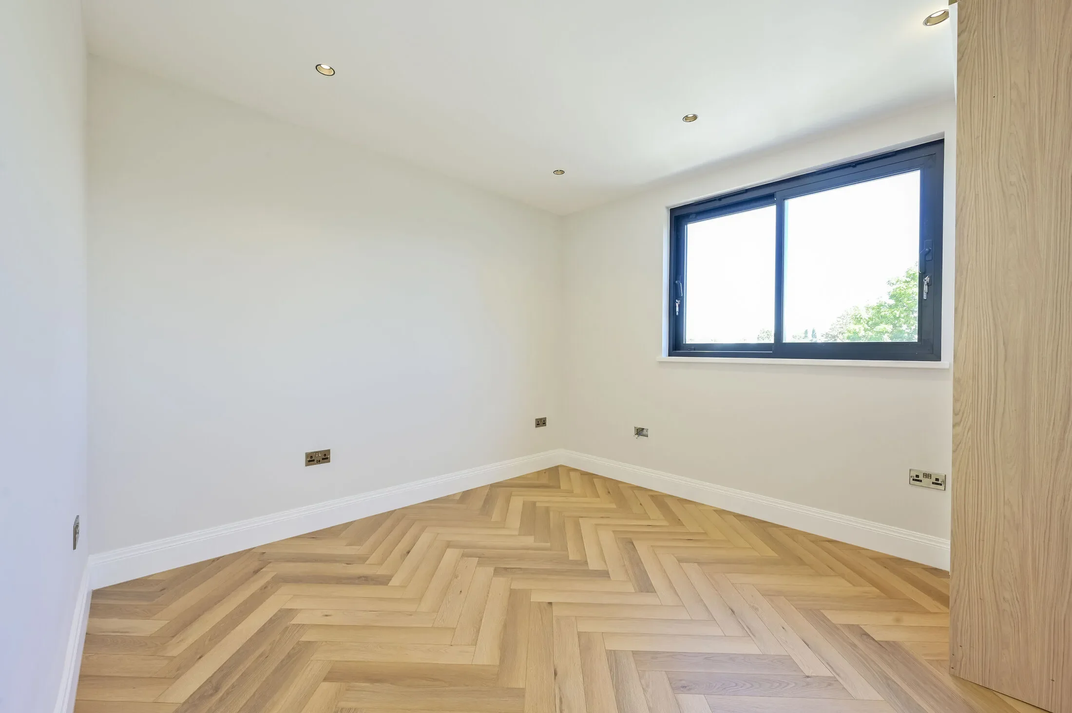 Flat Hazelwood Avenue in Greater London