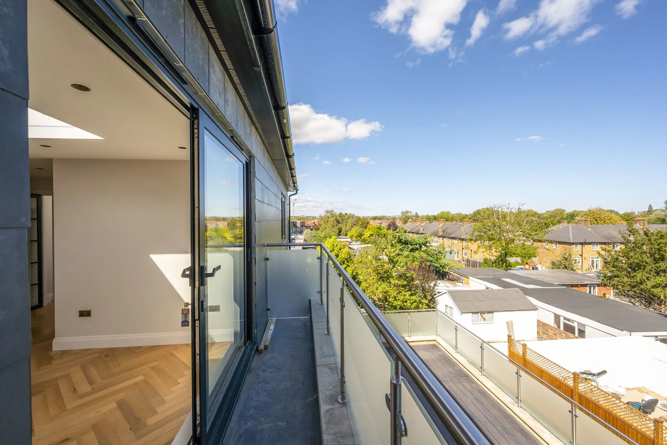 Flat Hazelwood Avenue in Greater London