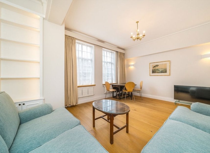 Flat Curzon Street in London