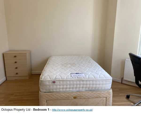 Flat Osborne Road in Newcastle upon Tyne