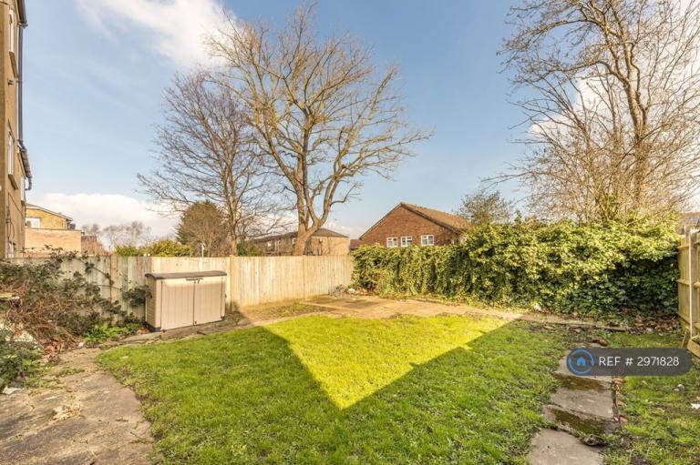 Room Baring Road in Greater London