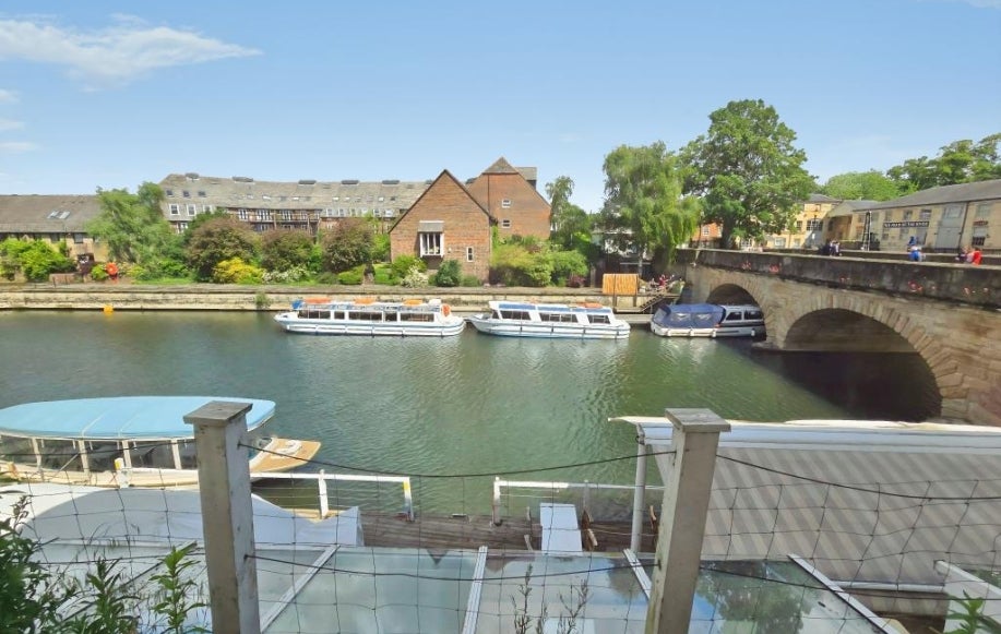 Flat Folly Bridge in Oxford