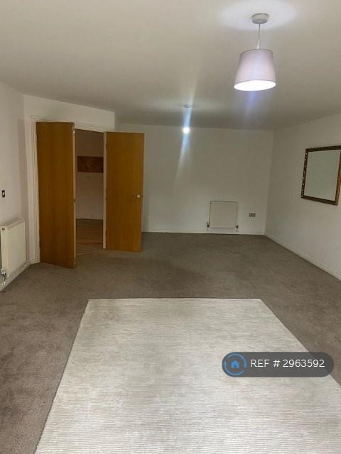 Flat Carisbrooke Road in Leeds