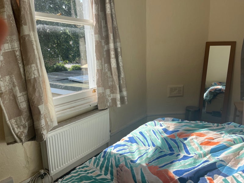 Room Sydney Road in Greater London
