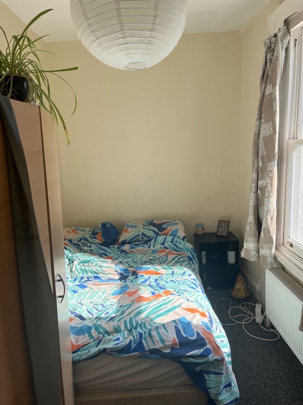 Room Sydney Road in Greater London