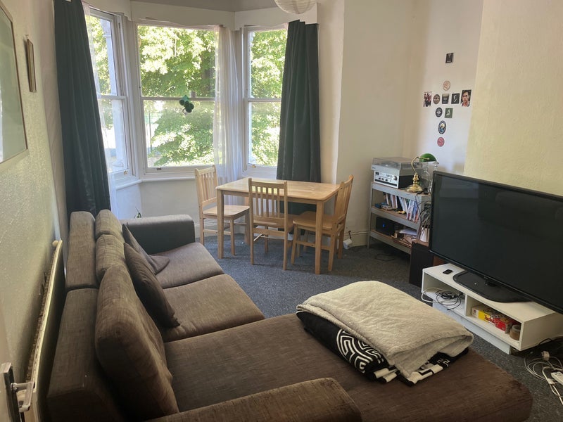Room Sydney Road in Greater London