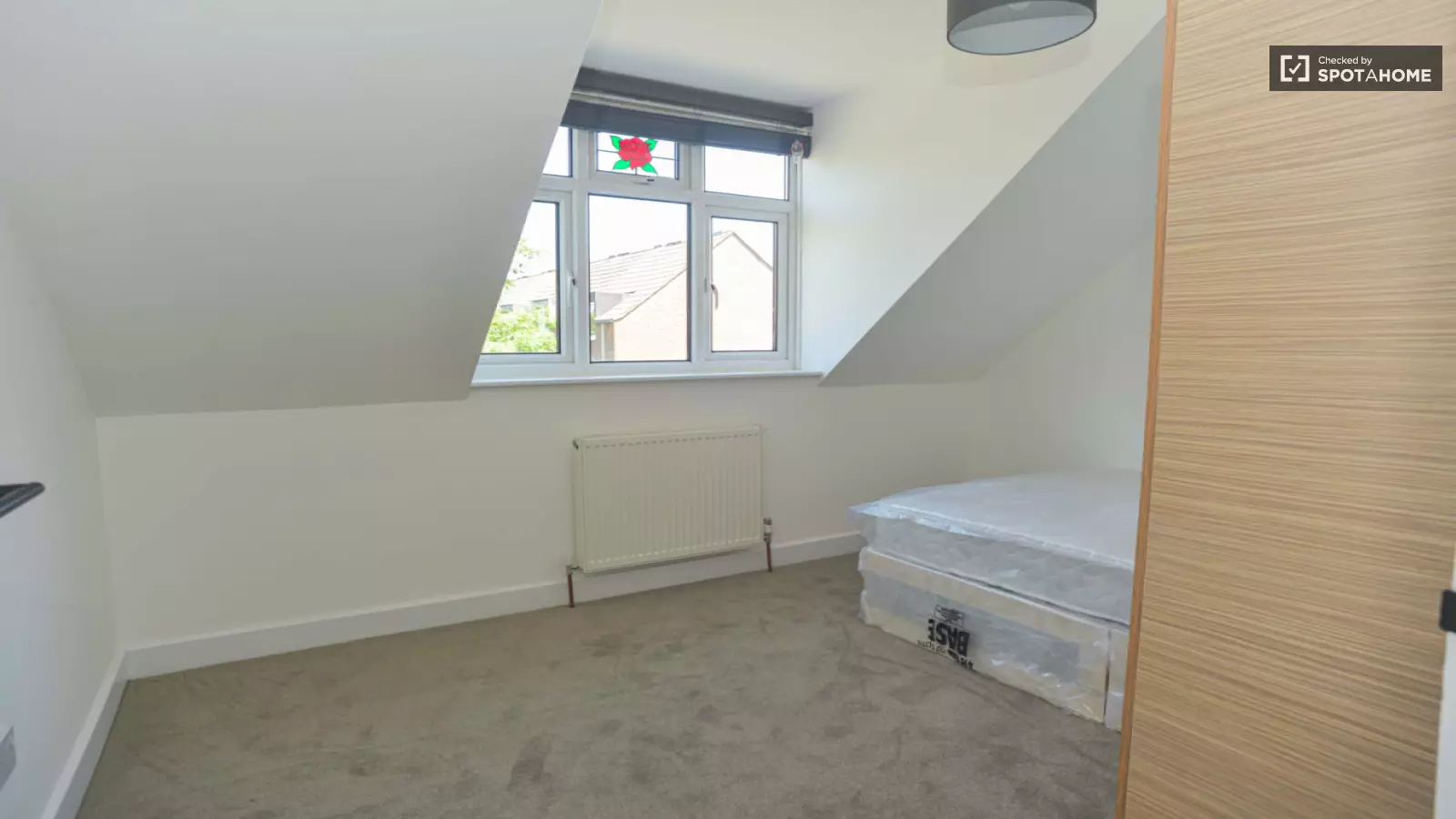 Room Parry Road in City of Westminster