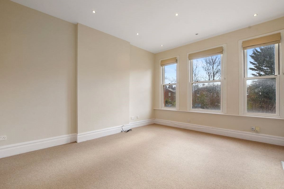 Flat Causton Road in Greater London