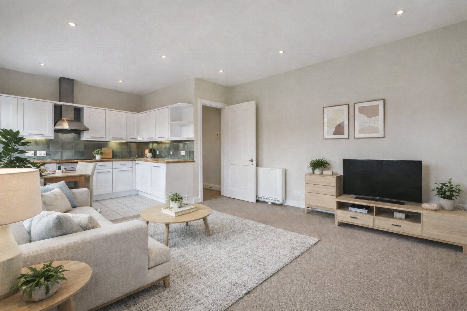 Flat Causton Road in Greater London