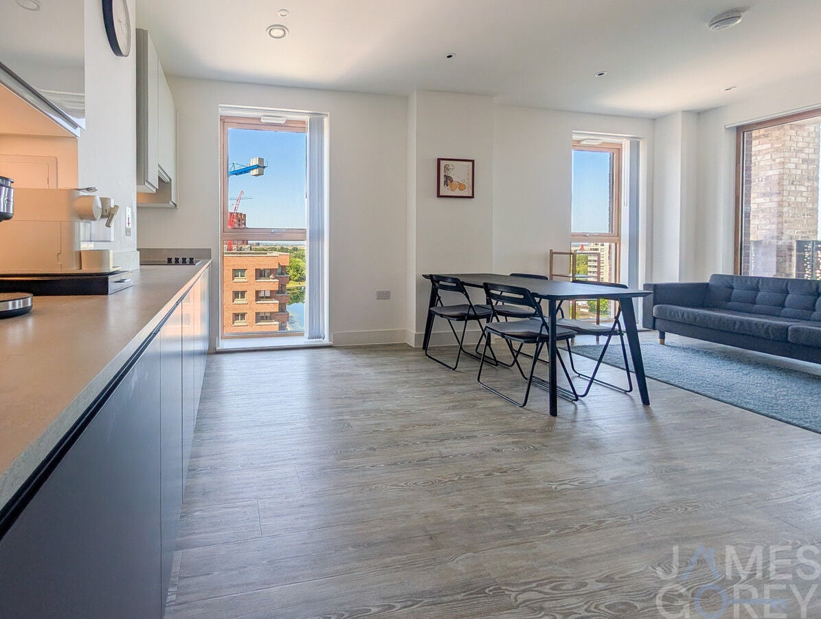 Flat Nest Way in Greater London