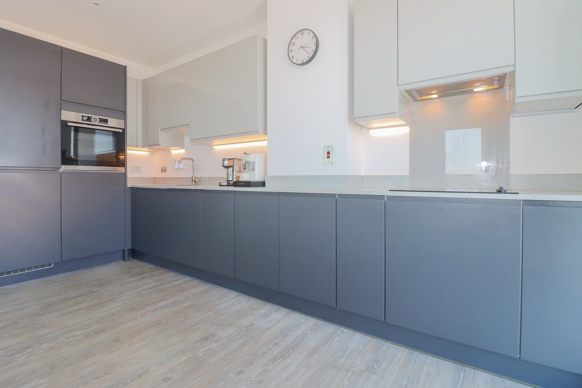 Flat Nest Way in Greater London