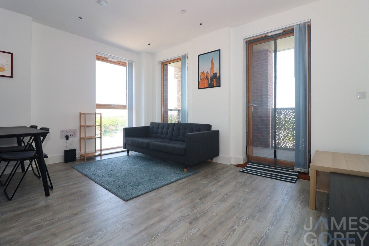 Flat Nest Way in Greater London
