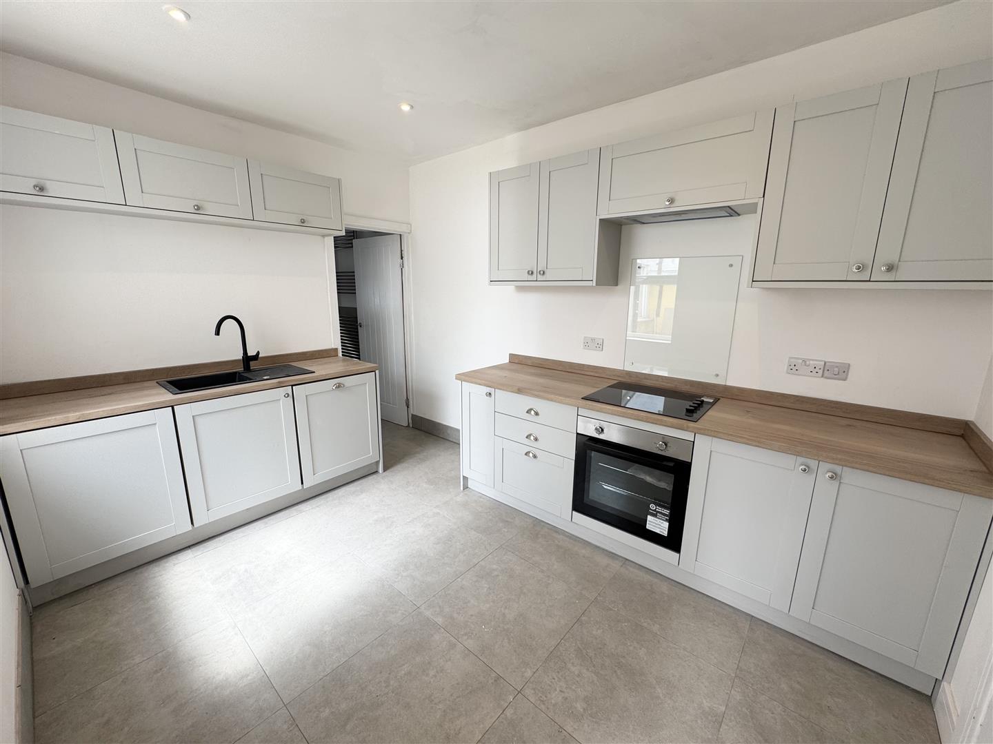 Flat New Road in Ynysybwl