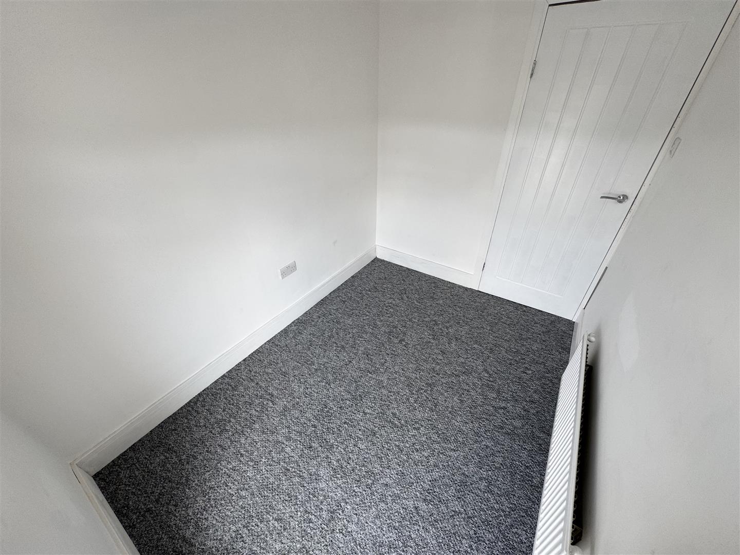 Flat New Road in Ynysybwl