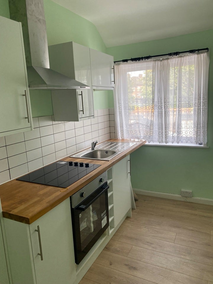Flat Pontefract Road in Greater London