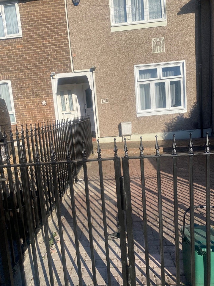 Flat Pontefract Road in Greater London