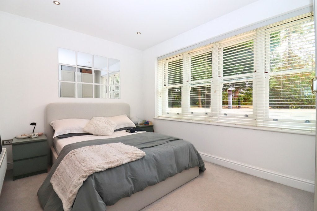 Flat Langley Road in Greater London