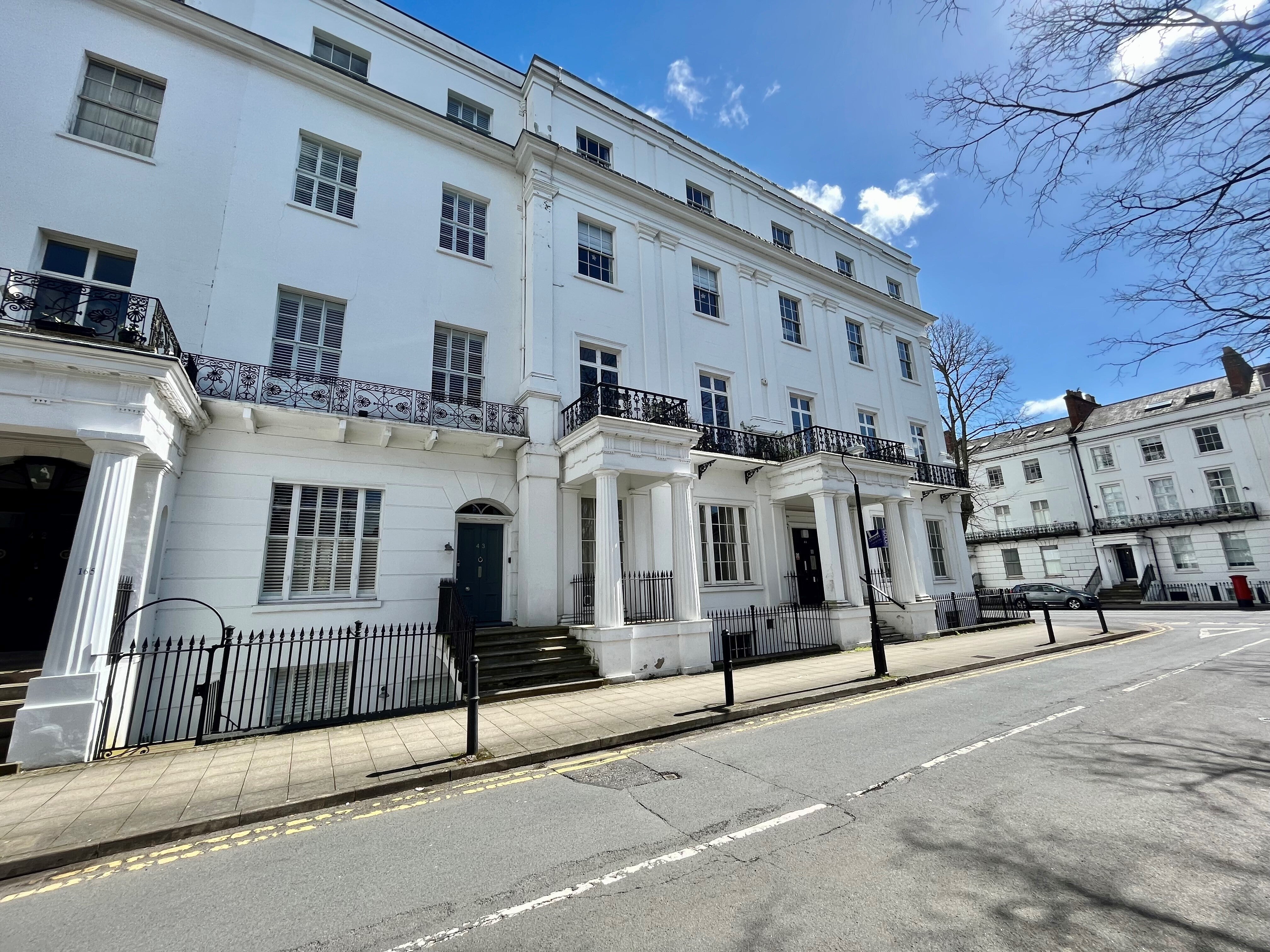 Flat Clarendon Avenue in Royal Leamington Spa