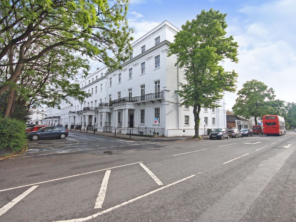 Flat Clarendon Avenue in Royal Leamington Spa