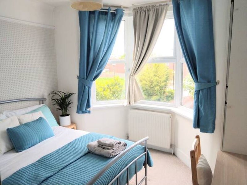 Room Mount Pleasant Road in Greater London