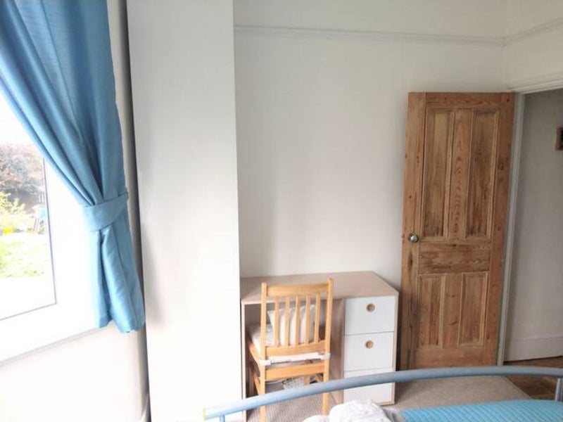 Room Mount Pleasant Road in Greater London