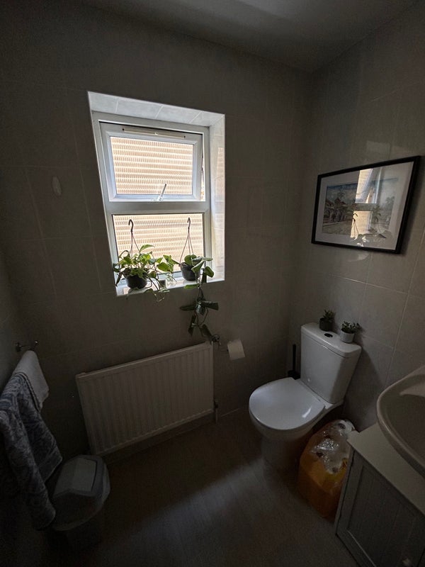 Room Eaton Rise in Greater London