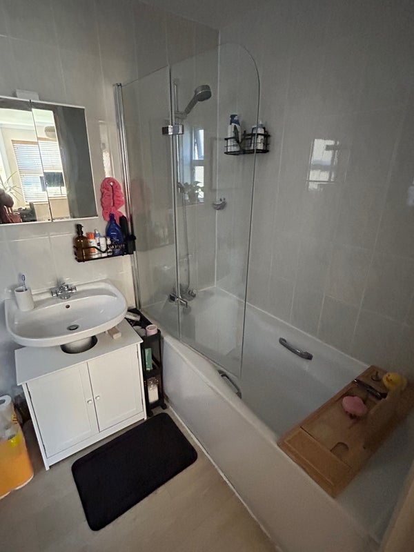 Room Eaton Rise in Greater London