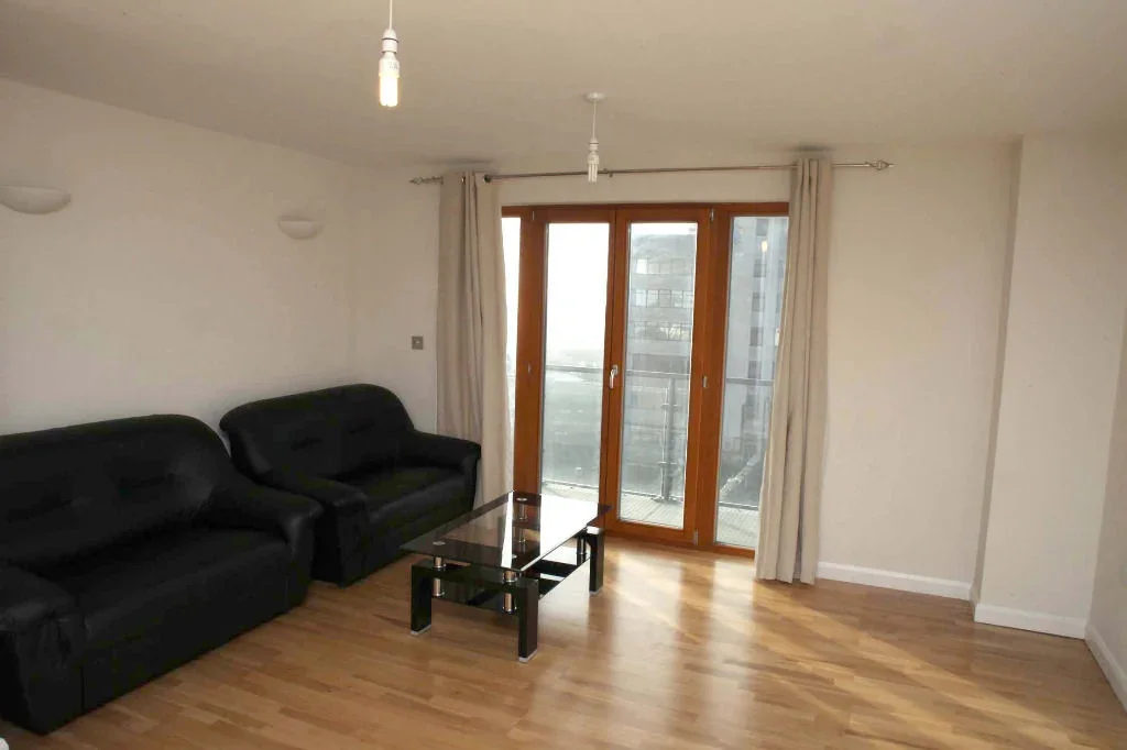 Flat Prior Road in Greater London