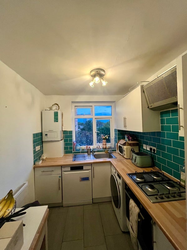 Room Abbey Close in Greater London