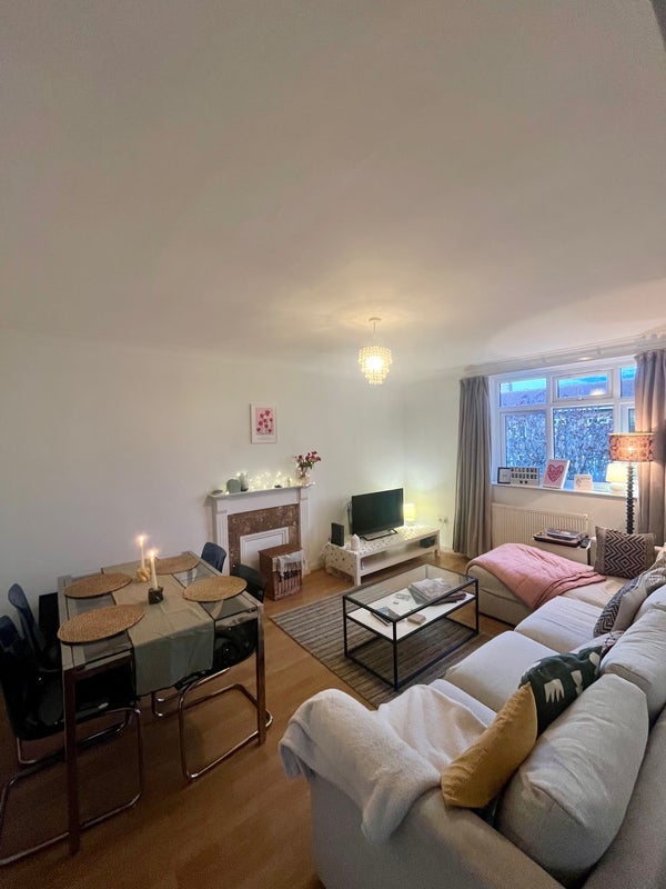 Room Abbey Close in Greater London