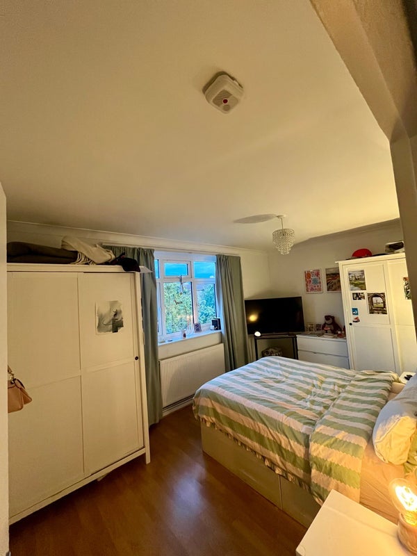Room Abbey Close in Greater London