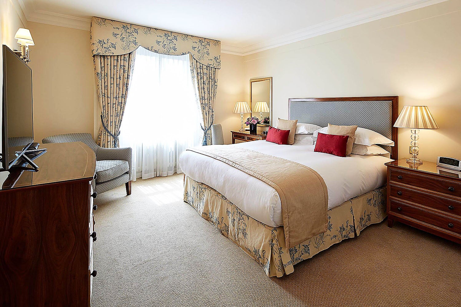 Flat Hyde Park Gate in Greater London