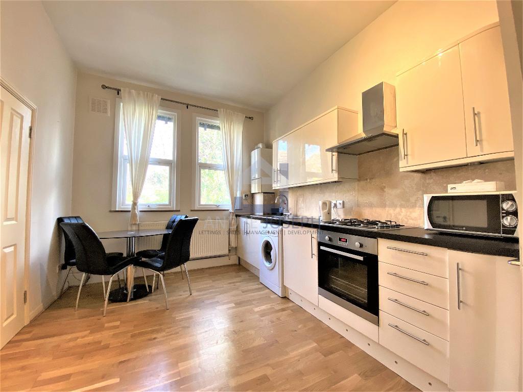 Flat Aldrington Road in Greater London