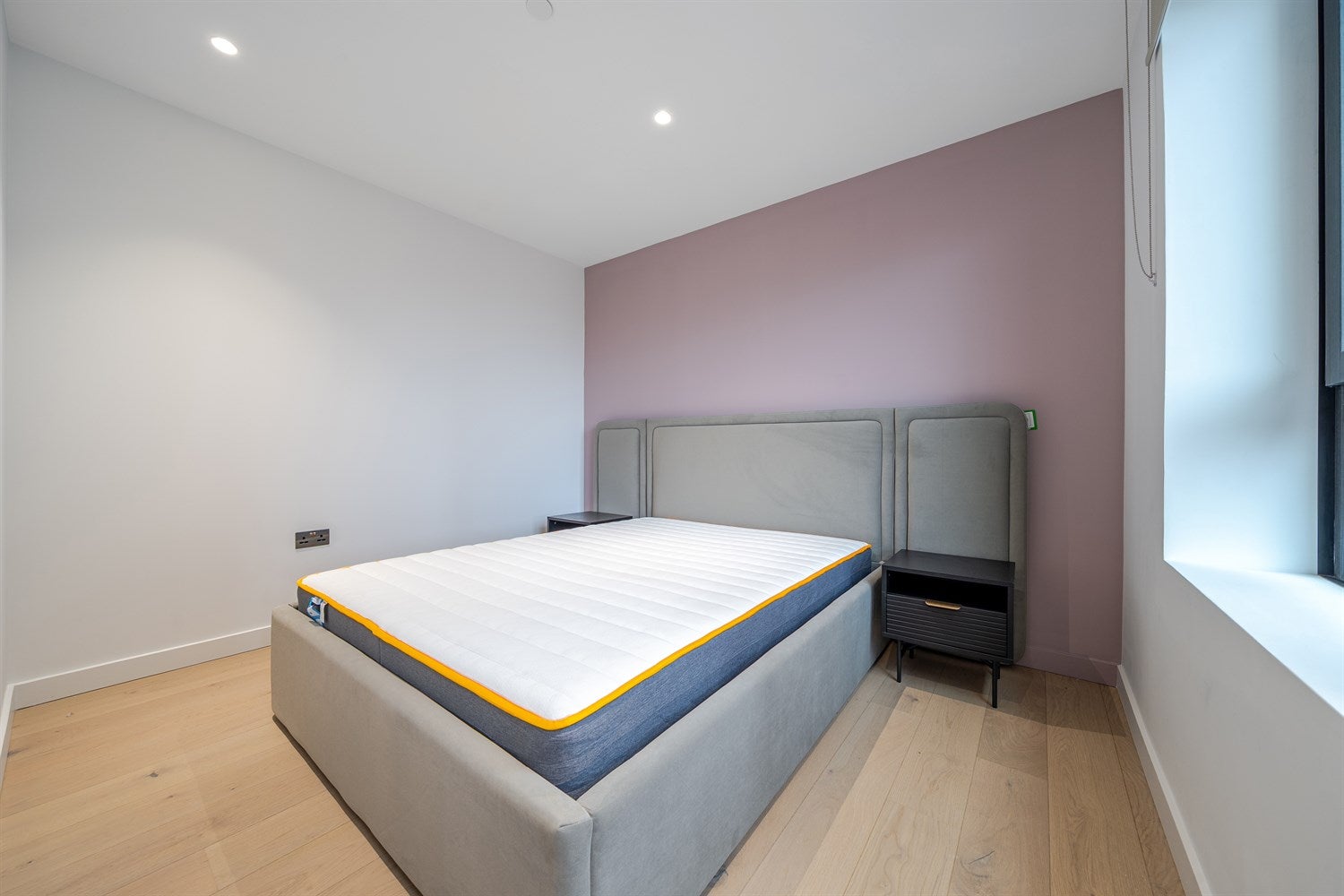Flat Chandlers Avenue in Greater London