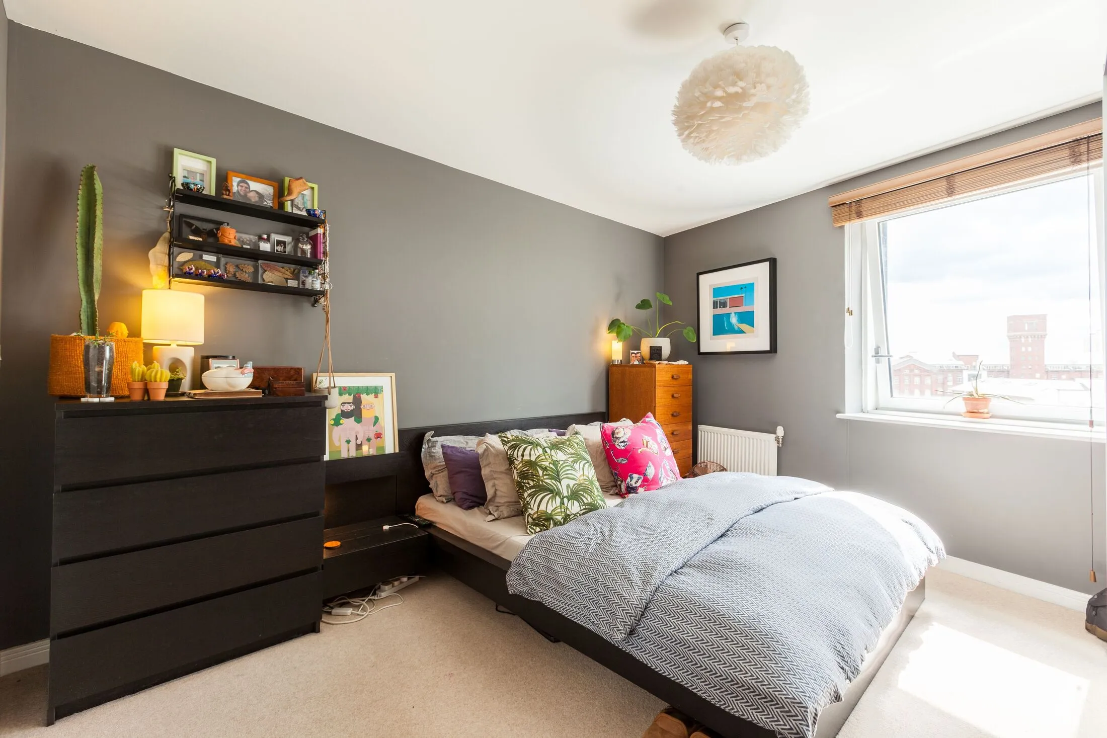 Flat Wick Lane in Greater London