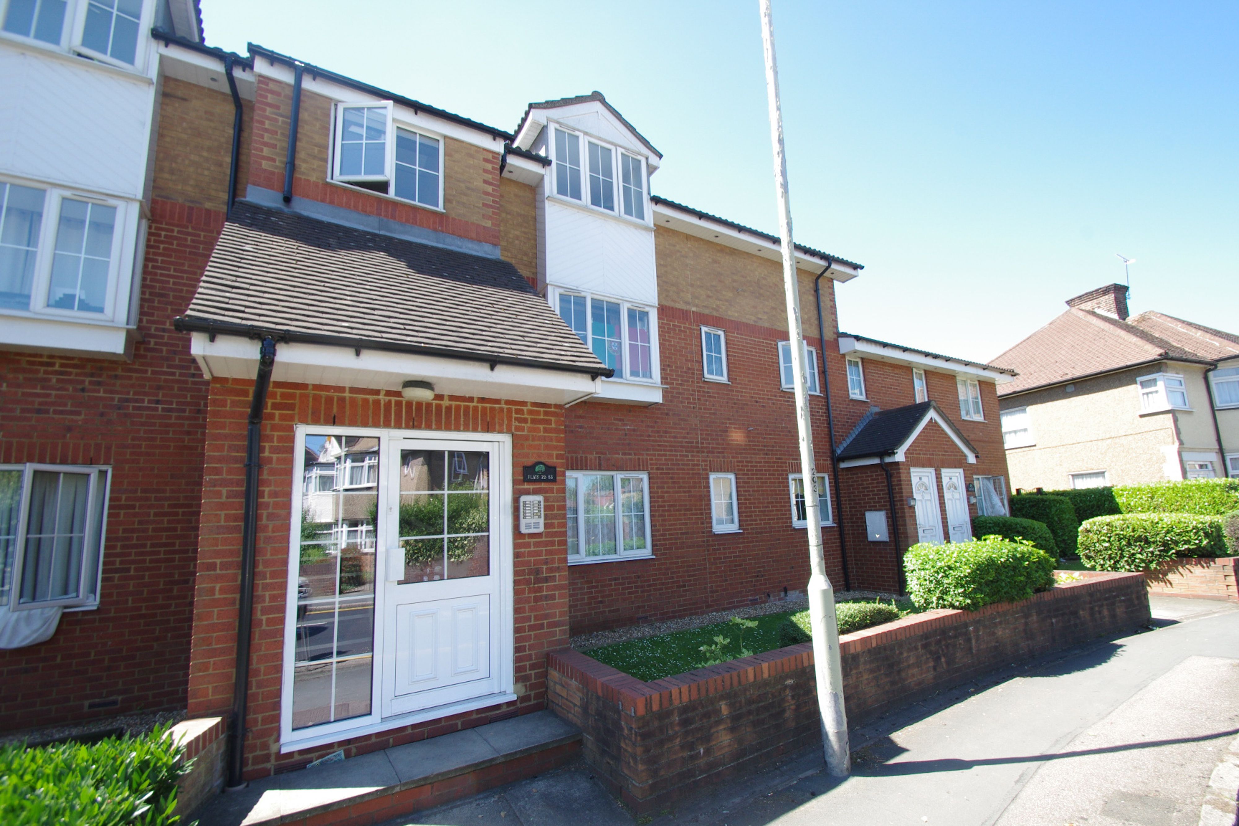 Flat Hagden Lane in Watford