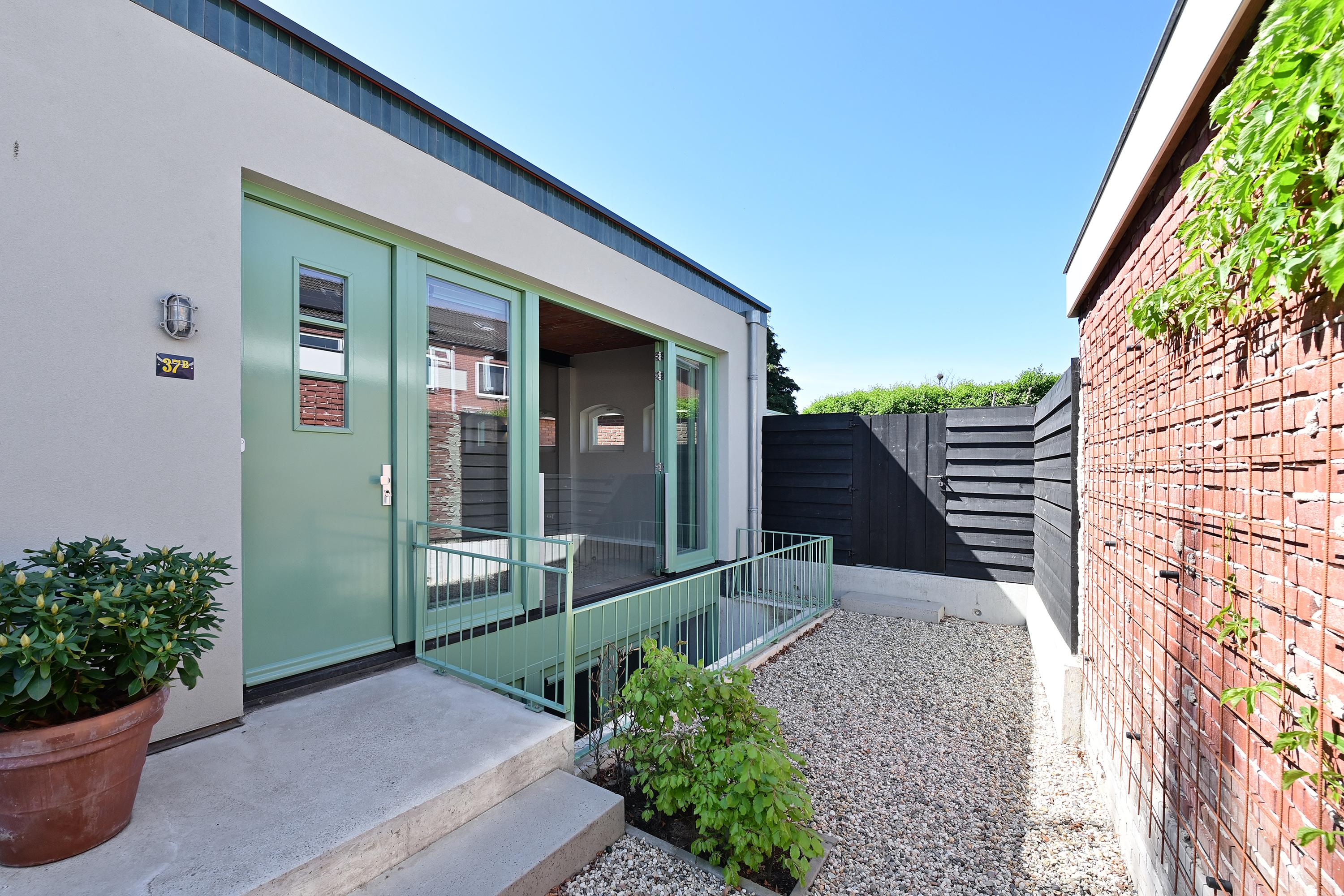 Huis Zeeweg 37 b in Huizen