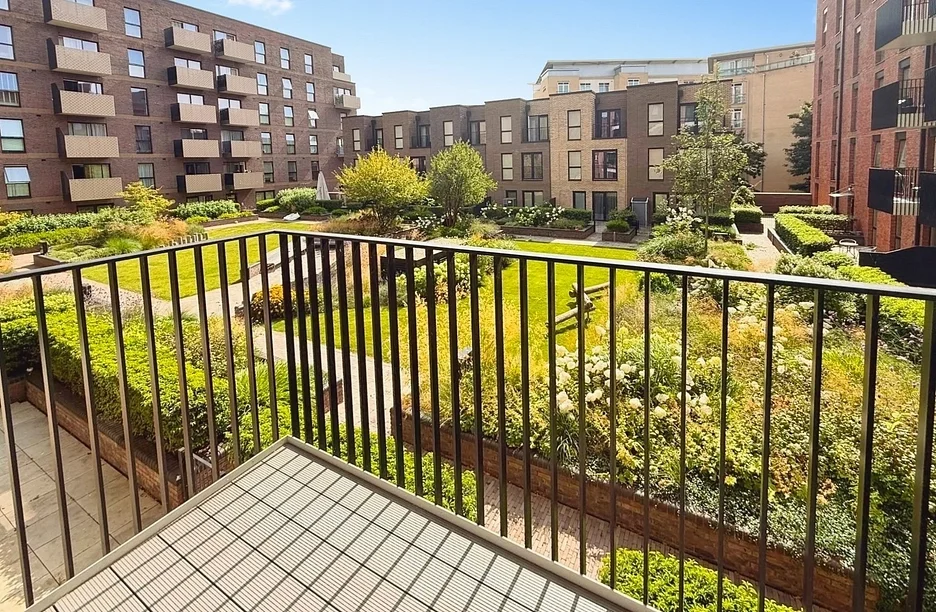 Flat Carraway Street in Reading