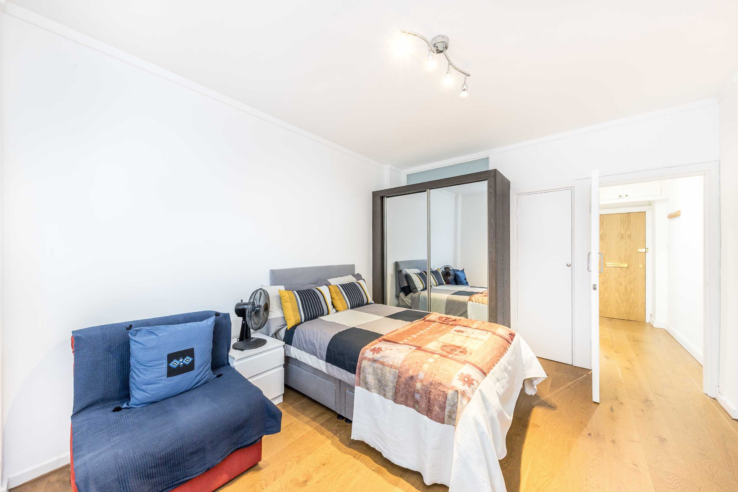 Flat Woburn Place in Greater London
