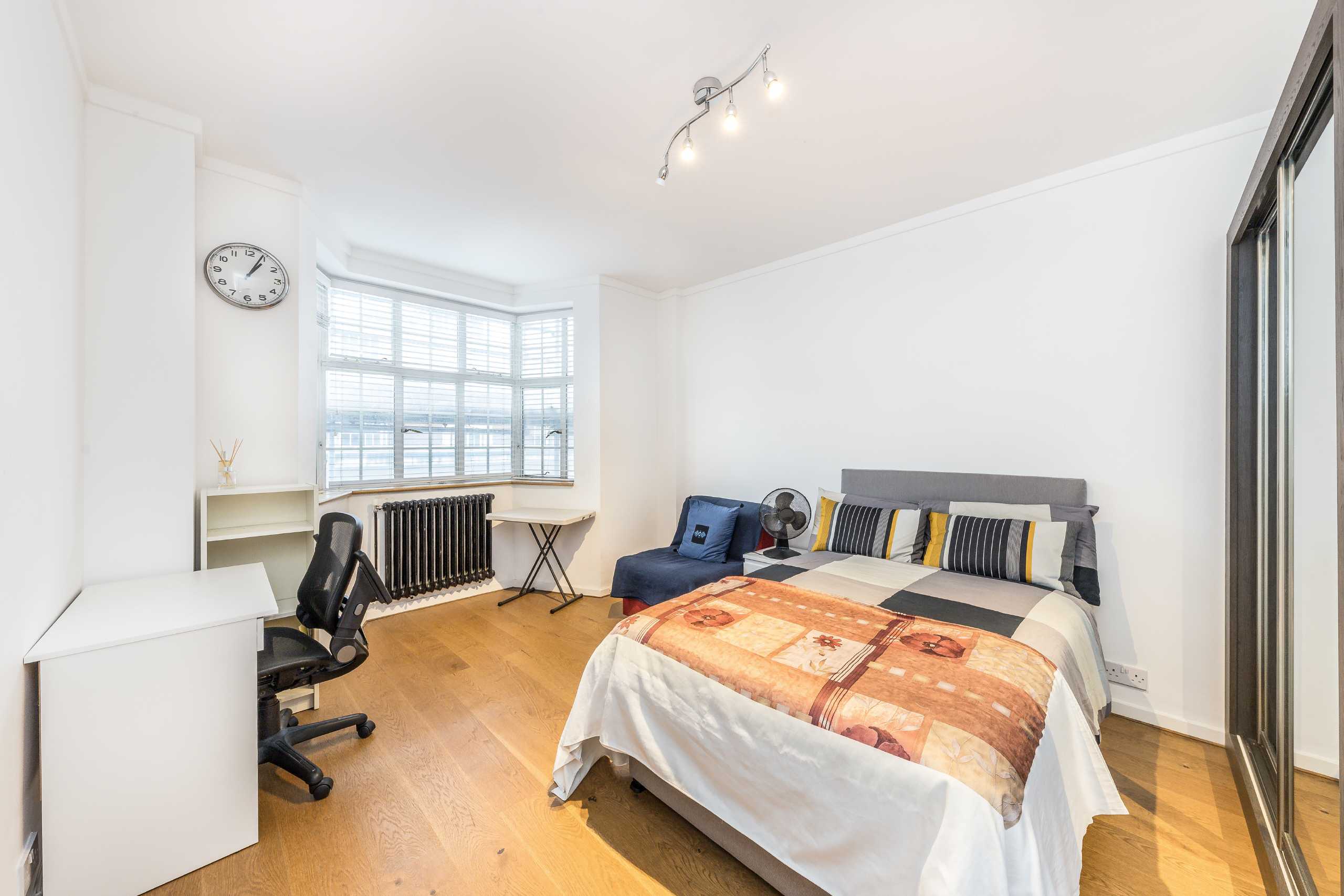 Flat Woburn Place in Greater London