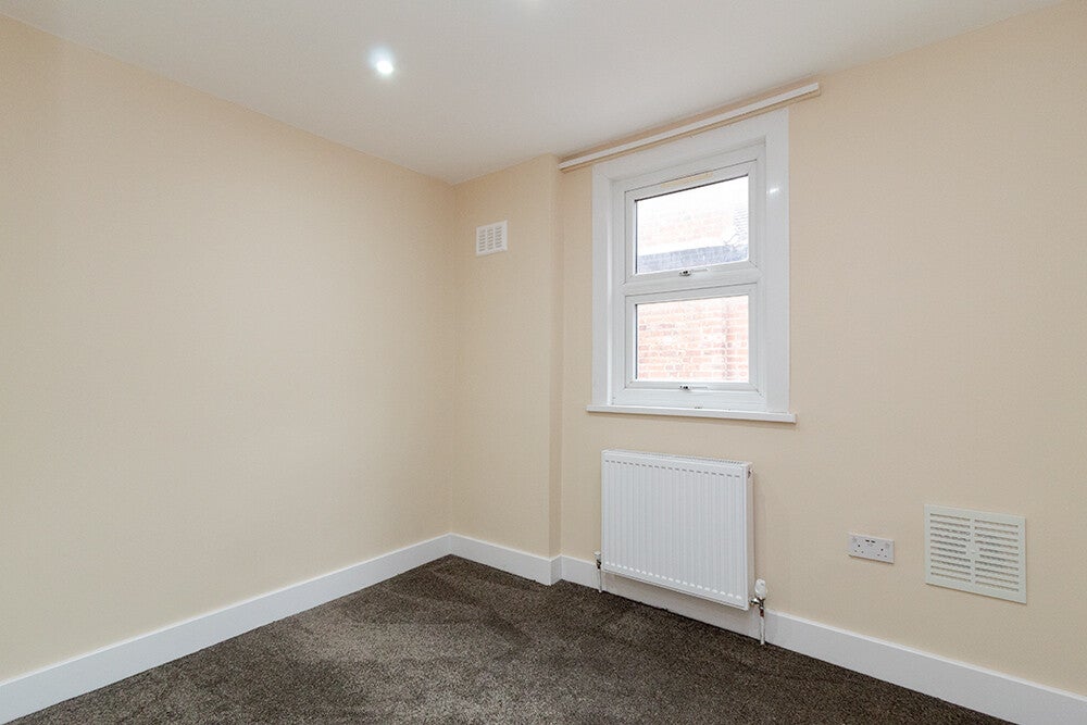 Flat Linacre Road in Greater London