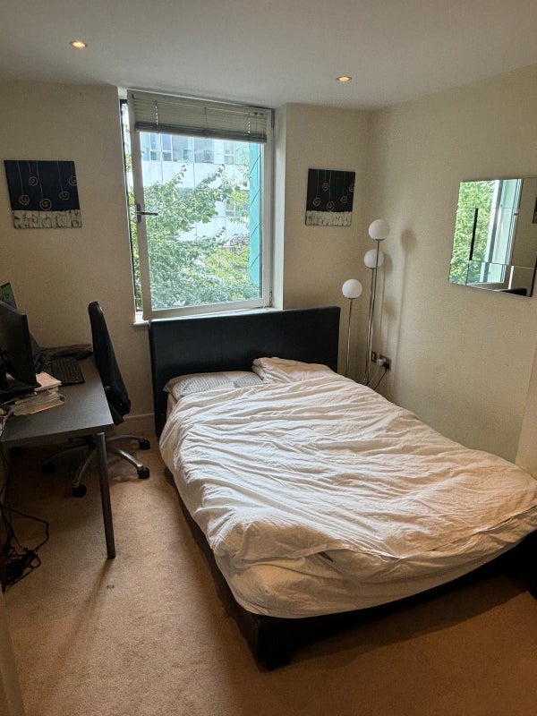 Room Drayton Park in Greater London