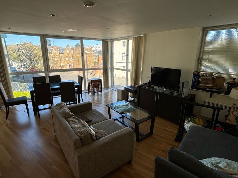 Room Drayton Park in Greater London