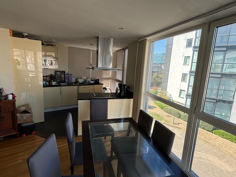 Room Drayton Park in Greater London
