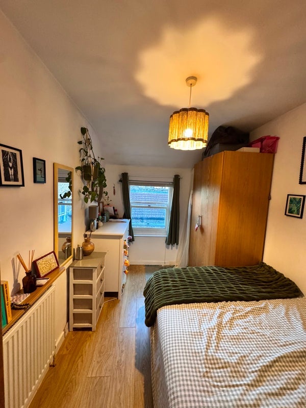 Room Paulet Road in Greater London