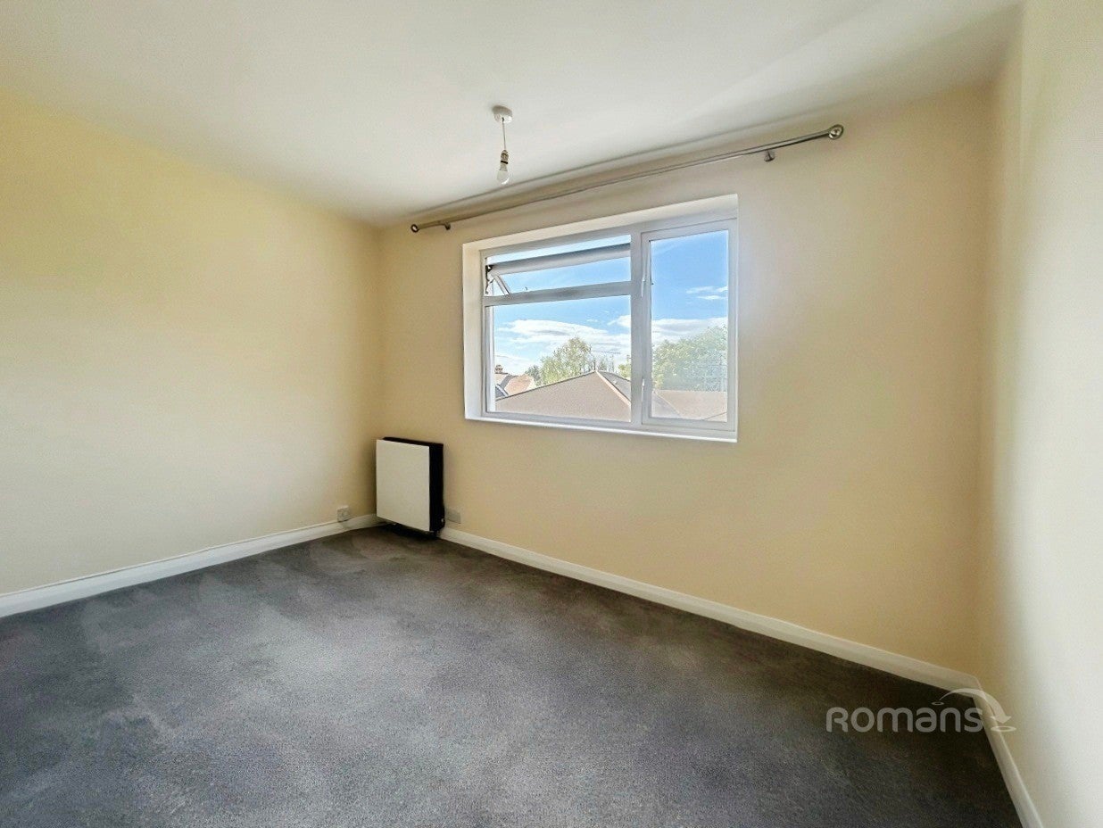 Flat Saint Lukes Road in Maidenhead