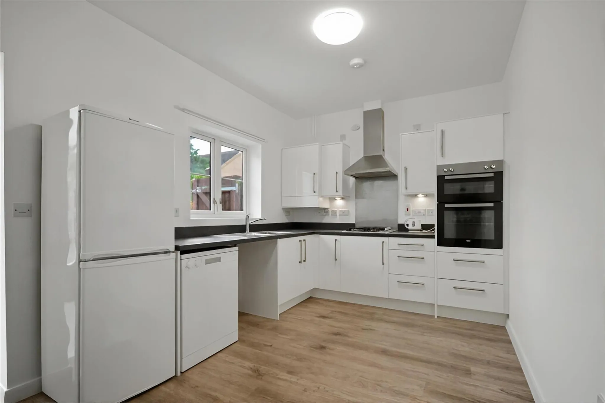 House Whitley Close in Irthlingborough