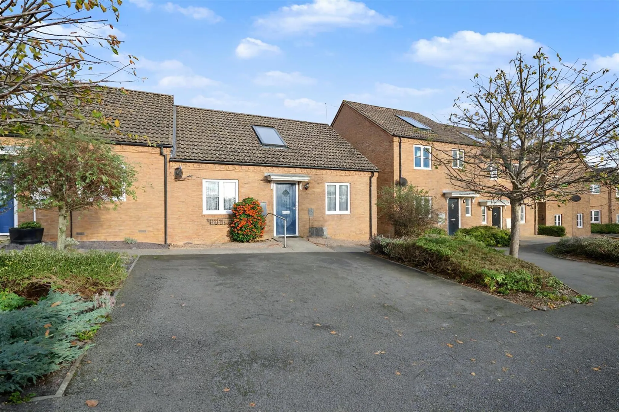 House Whitley Close in Irthlingborough