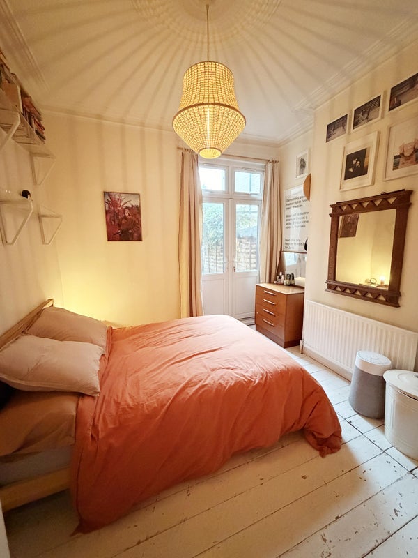 Flat Langham Road in Greater London