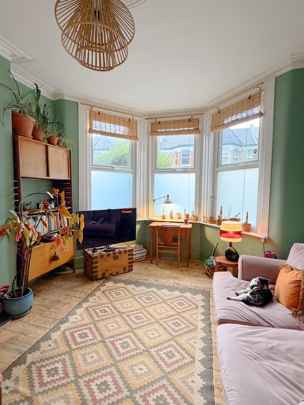Flat Langham Road in Greater London